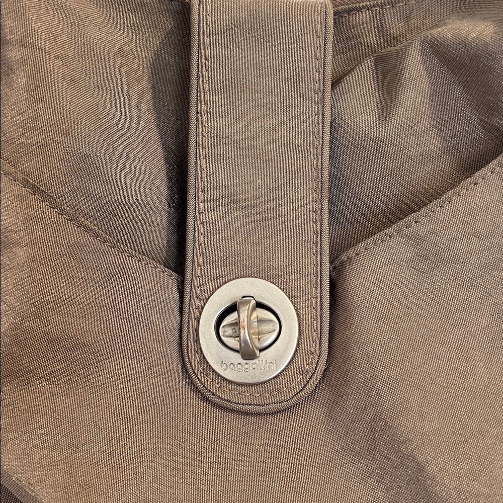Baggallini Shimmering Taupe Crossbody Bag - Picture 4 of 11